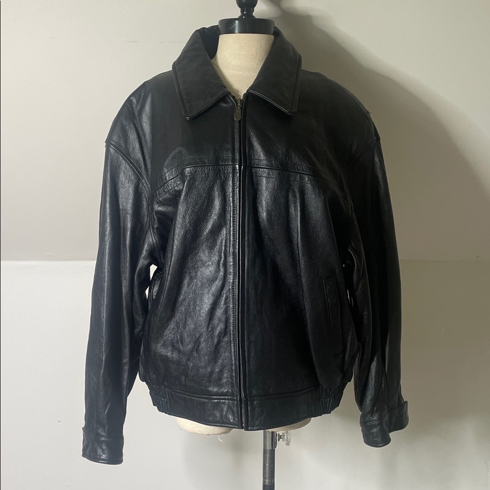 Roundtree & Yorke Black Leather Bomber Jacket